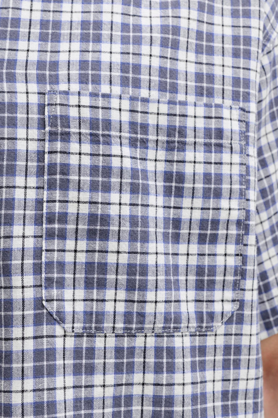 Blauw overhemd met korte mouwen van ORIGINALS BY JACK & JONES met een wit en zwart ruitpatroon en een borstzak.