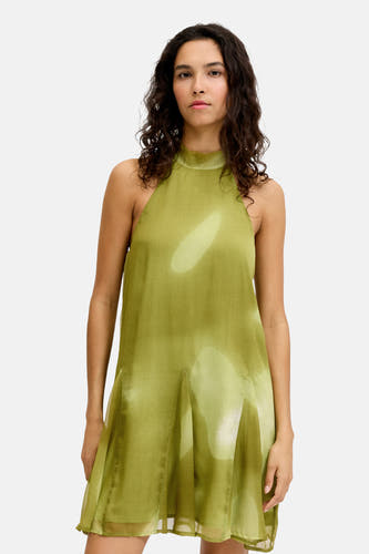 Groen mouwloos kleedje van JJXX met hoge hals en lichte transparante stof, voorzien van abstracte lichtgroene vlekken, front view.