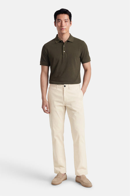 Ecru chino van JACK & JONES JEANS INTELLIGENCE, met een effen kleur en een relaxte pasvorm.