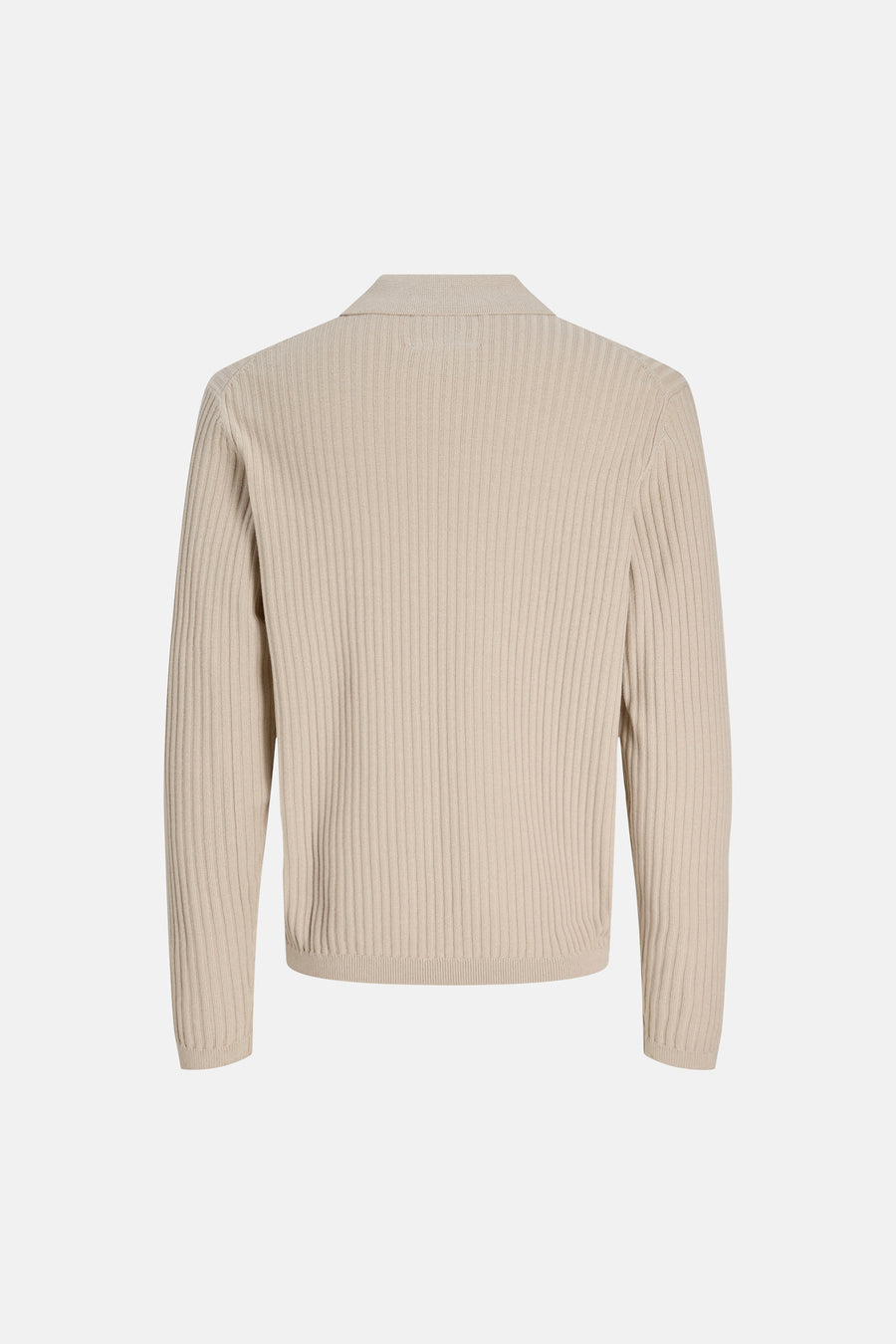 Beige ribgebreide trui van PREMIUM by JACK & JONES met polokraag, lange mouwen en geribbelde boorden, rugzijde zichtbaar.