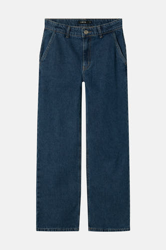 Donkerblauwe wide jeans van LMTD, een broek met rechte pijpen en steekzakken.
