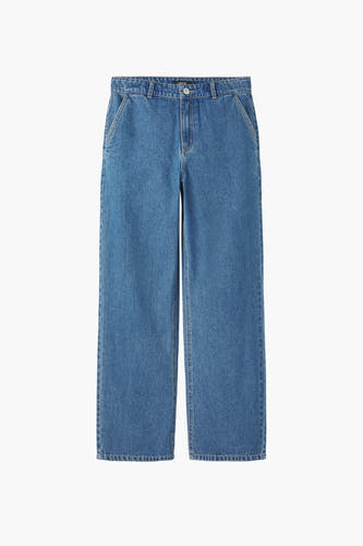 Jean décontracté de denim bleu moyen de LMTD, avec des poches et des poches.