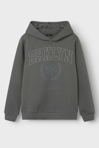 Gilet gris de LMTD, avec un logo et un motif graphique sur l'avant.