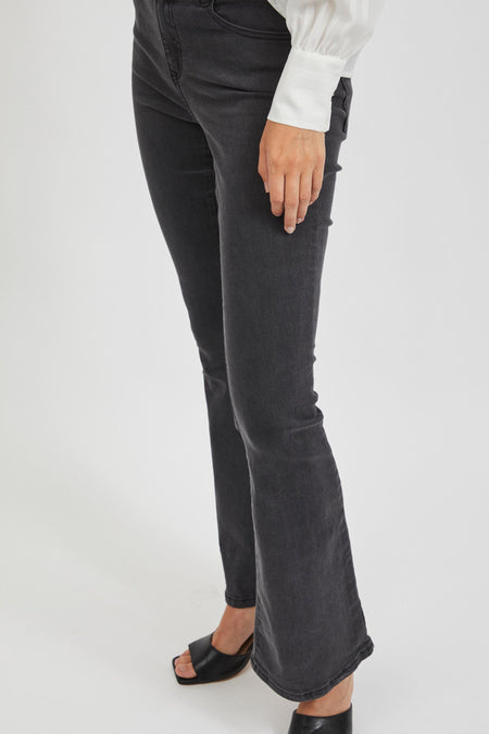 Jean &eacute;vas&eacute; - noir