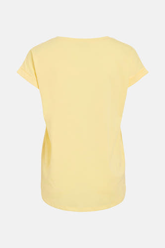 T-shirt jaune à manches courtes de VILA, dos avec des manches retroussées.