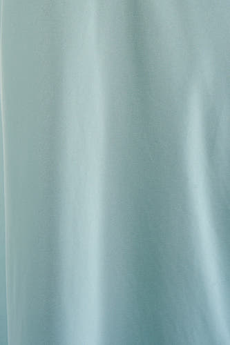 Blauwe rok van VILA® met fijne textuur en zachte plooien.