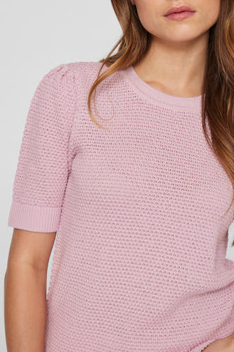 T-shirt rose de VILA, avec des manches courtes et une texture tr tricotée.