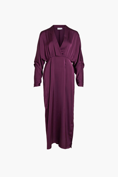 Paarse lange jurk van VILA® met diep V-hals, wijde mouwen en zijdelingse split, front view