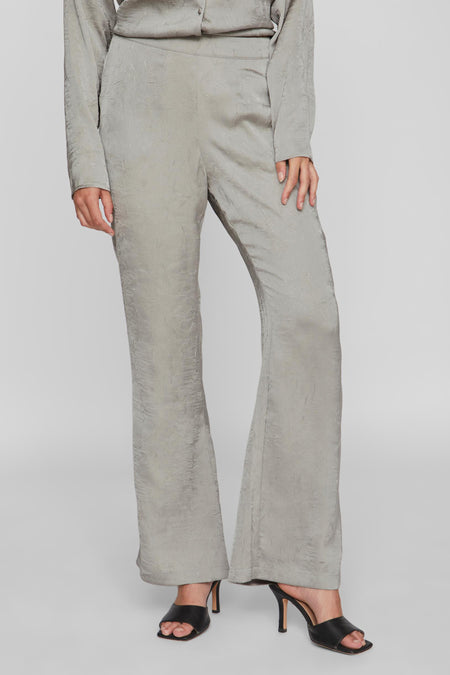 VIKLIA HW FLARED PANTS