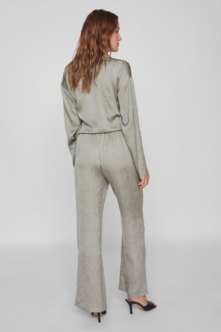 VIKLIA HW FLARED PANTS