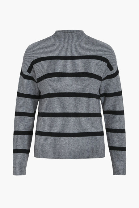 Sweat-shirt à col rond gris de VILA® avec des rayures horizontales noires et une texture côtelée.