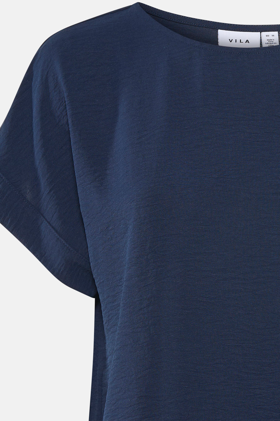 Donkerblauw T-shirt van VILA met korte mouwen, ronde hals en subtiele textuur.