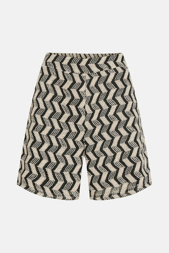 Zwarte short van VILA® met een zigzagpatroon in zwart en ecru textuur.