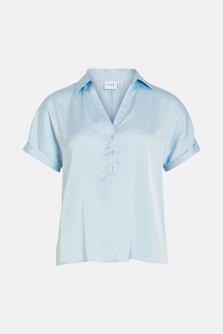 Blauw blouse met korte mouwen van VILA®, met knoopsluiting en omgeslagen mouwen.
