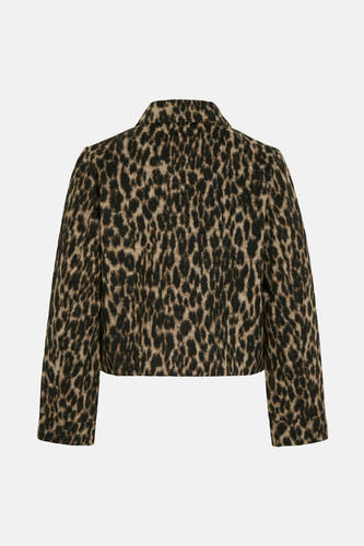 Bruine jas van VILA® met een luipaardprint.
