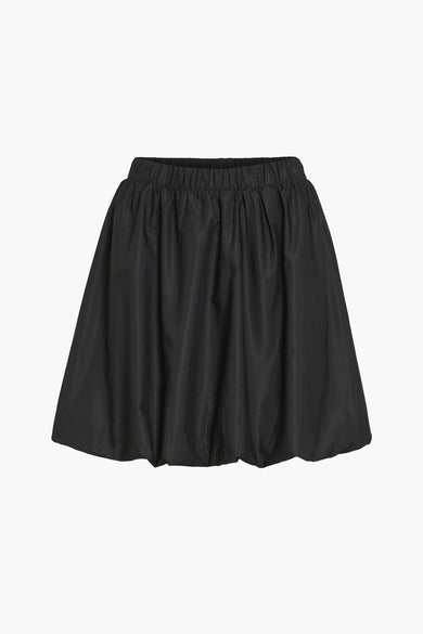 Zwarte korte rok van VILA, met een elastische tailleband en een ballonvormige silhouet.