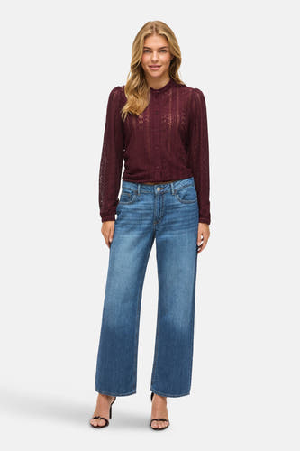 Blauwe jeans van VILA®, uitgevoerd in denim, met wijde pijpen en een klassieke tailleband.