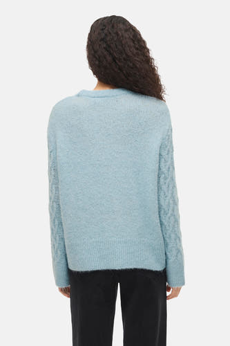 T-shirt bleu avec col rond de VILA®, avec un motif côtelé sur les manches.