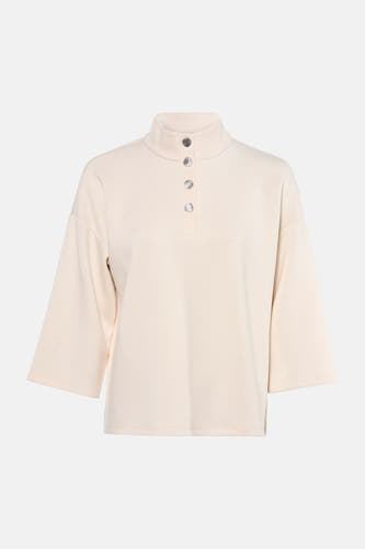 Beige sweater van VILA®, met een hoge kraag en drie decoratieve knopen.