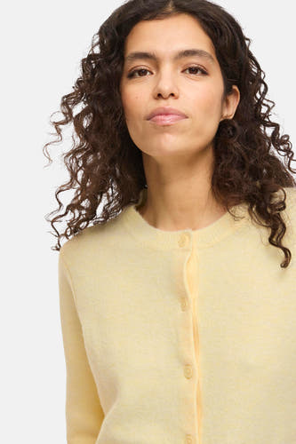 Gilet jaune de VILA®, avec fermeture à boutons et fines côtes.