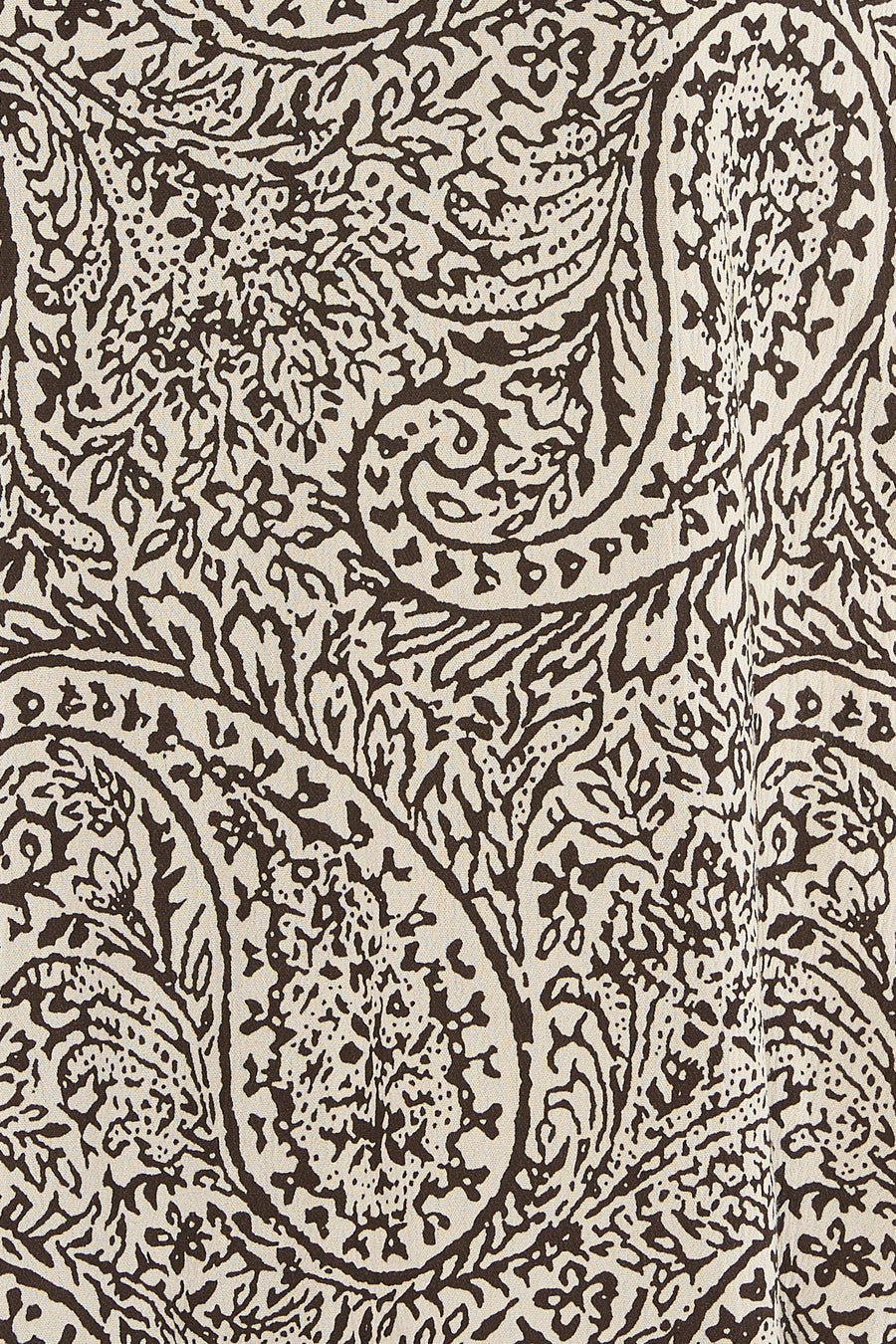 Chemisier à manches courtes de couleur marron foncé et beige de VILA® avec un motif abstrait de type cachemire et une texture subtile.