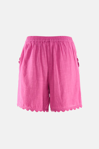Roze korte broek van VILA® met elastische taille en gebloemde zoom, vooraanzicht