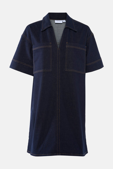 Donkerblauw denim kleedje met korte mouwen van VILA, met bruine stiksels en een V-hals.
