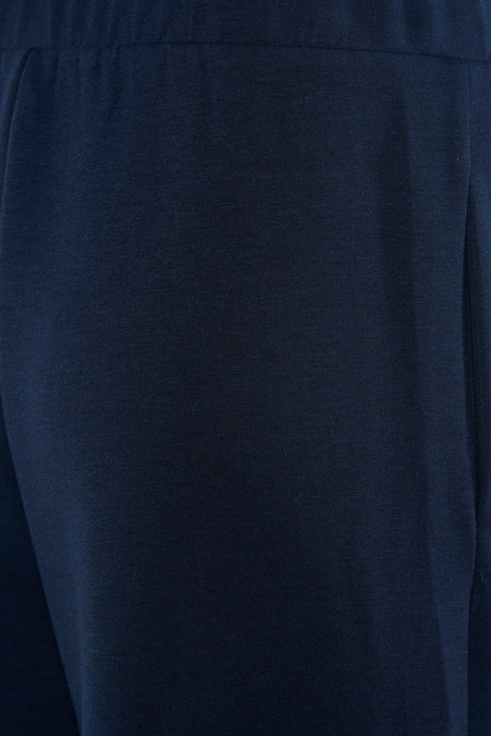 Blauwe broek van VILA® met een zachte, fijne gebreide textuur en elastische tailleband.