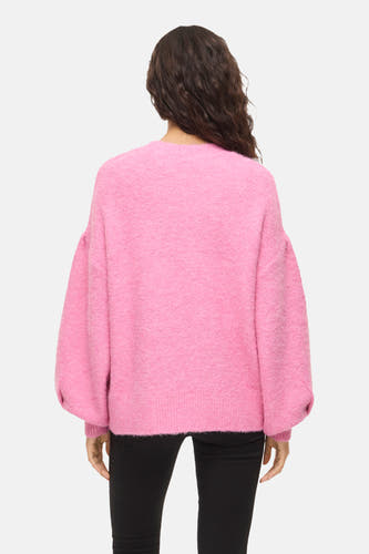 Roze trui met ronde hals van VILA®, met lange mouwen en een gebreide textuur, gezien van achteren.
