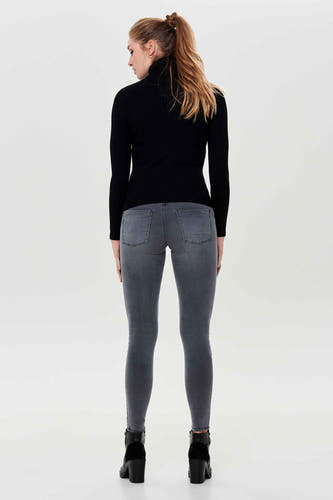 Gilet noir ONLY, à longues manches, modèle ajusté et détails côtelés.