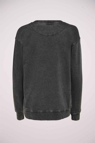 Zwarte ronde-hals sweater van ONLY® met gewassen look, ribboorden aan kraag, mouwen en zoom, achterzijde weergegeven