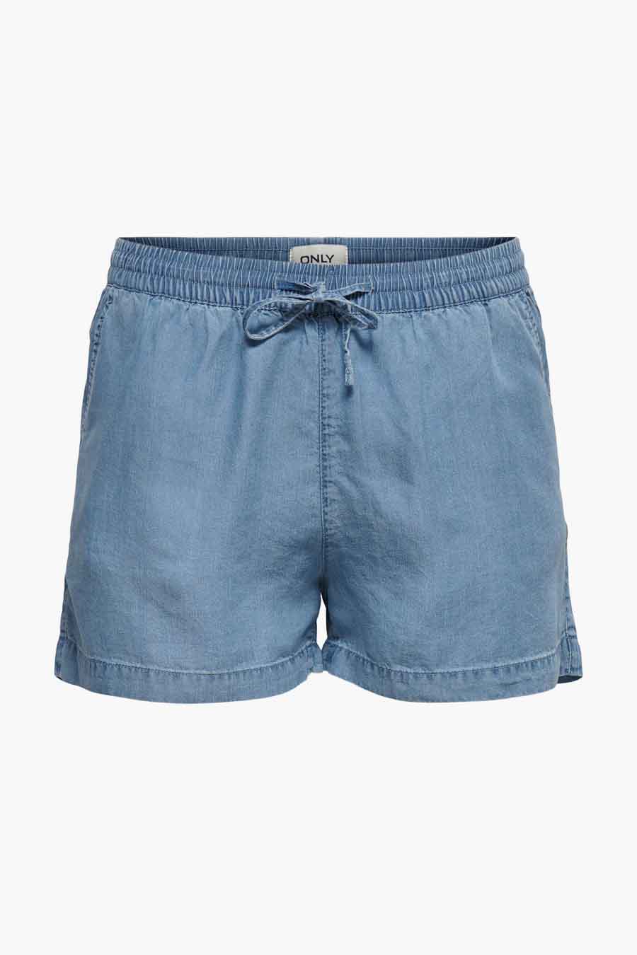 Short en jean bleu moyen de ONLY® avec taille élastique, cordon de serrage et ourlets retroussés.