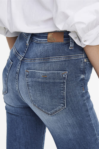 Jean skinny bleu d'ONLY, avec poche arrière et étiquette en cuir marron