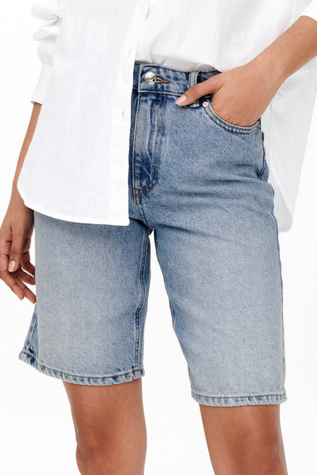 Short - light blue denim