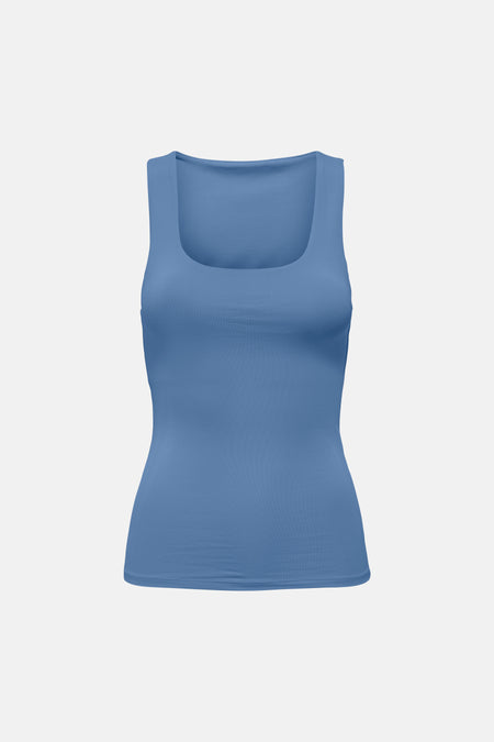 Blauwe aansluitende geribbelde tanktop met vierkante halslijn van ONLY®.