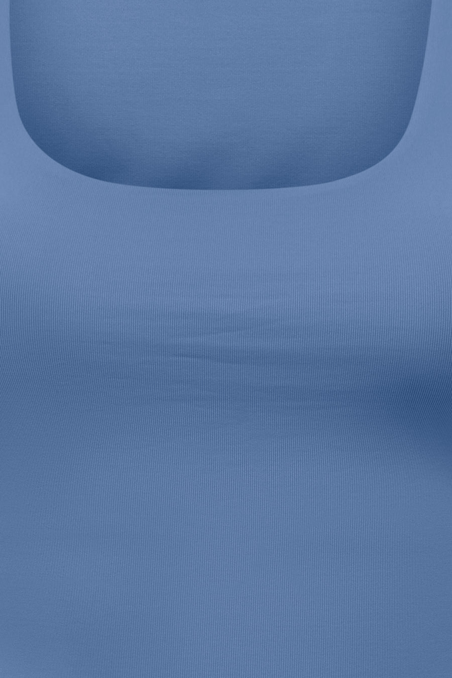 Blauwe geribbelde top van ONLY® met brede halslijn.