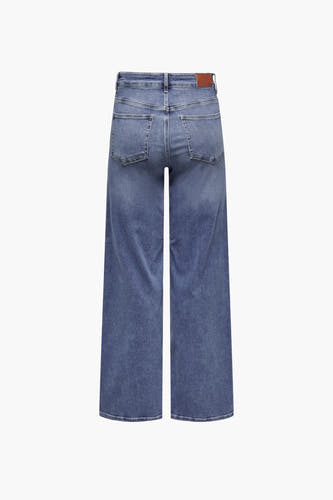 Jean large en denim bleu d'ONLY, avec des poches à l'arrière et une étiquette brune.