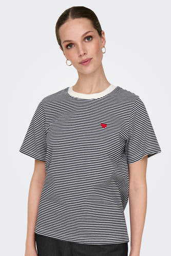 T-shirt multicolore à manches courtes de JDY, avec un motif rayé et un petit cœur rouge.