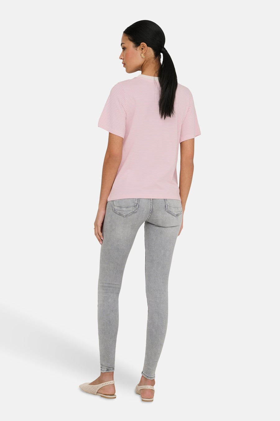 T-shirt rose à manches courtes de JDY, avec des rayures horizontales et un col rond.