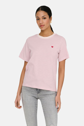 T-shirt à manches courtes rose de JDY, avec des rayures blanches et un petit cœur rouge.