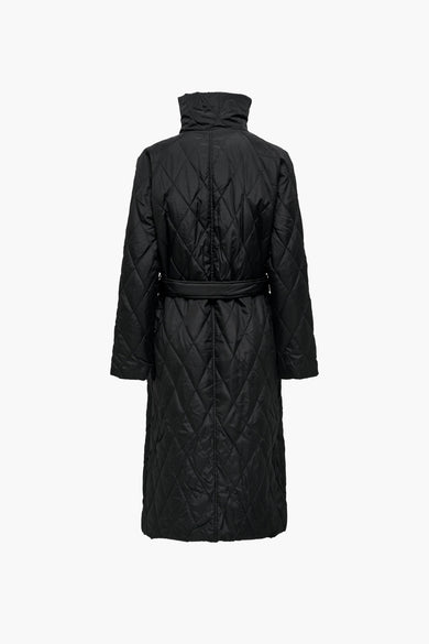 Zwarte quilted trenchcoat van JDY, met riem en hoge kraag, achterkant weergegeven