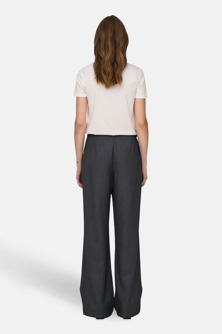 ONLHATTIE HW PLEAT MEL STR PANT TLR