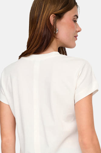T-shirt blanc à manches courtes ONLY, vu de dos, avec un motif uni et des manches courtes.