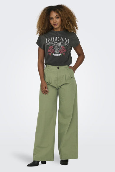 Groene broek van ONLY, met wijde pijpen en een hoge tailleband.
