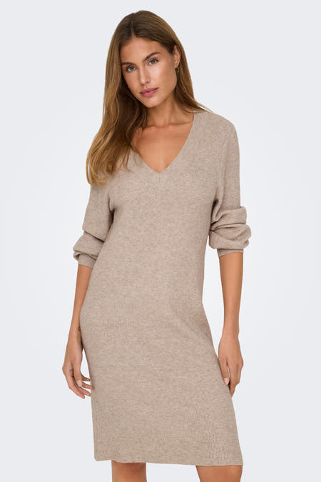 Beige kleedje met lange mouwen van ONLY, met een V-hals en een geribbelde textuur.
