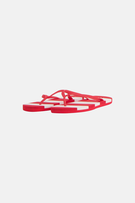 Rode en wit gestreepte slippers van ONLY®, met rode bandjes, naast elkaar liggend.