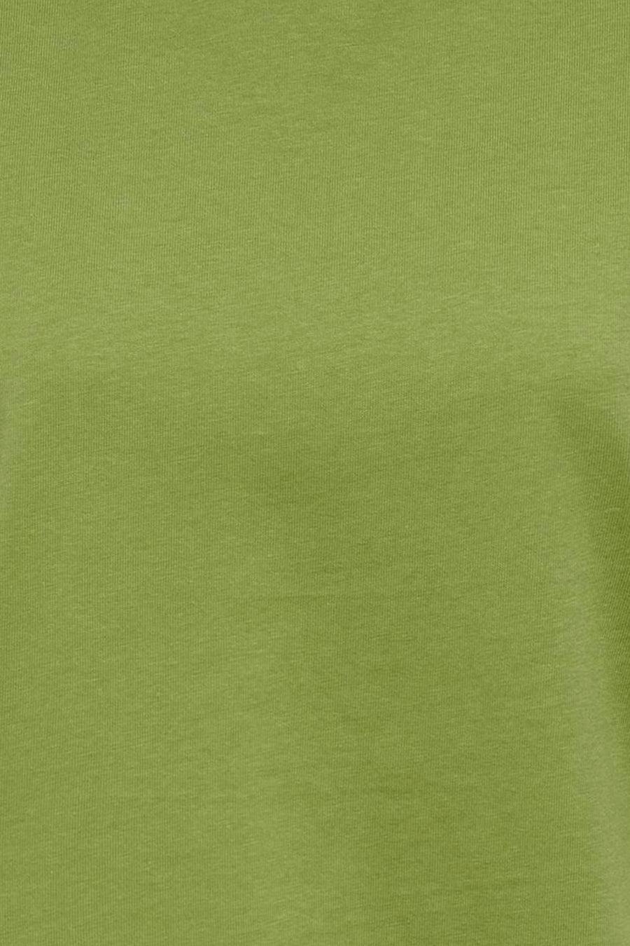 T-shirt vert émeraude de ONLY® avec une texture douce et côtelée en gros plan.