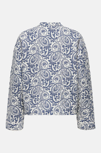 Veste courte bleue ONLY à motif cachemire.
