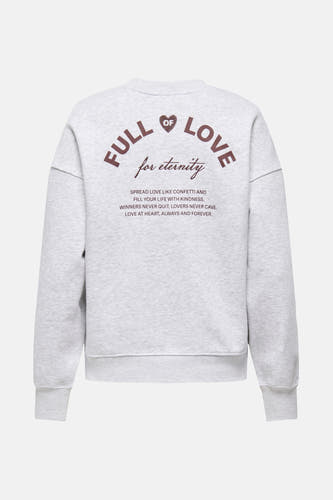 Gilet gris d'ONLY, avec une impression textuelle sur le dos.