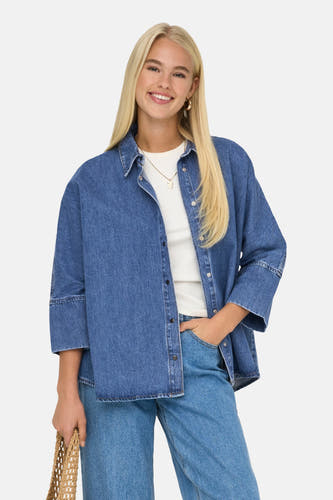 T-shirt en jeans en bleu moyen d'ONLY, avec des manches longues et une coupe décontractée.